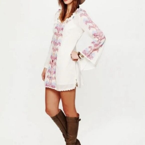 RARE Vintage Free People Embroidered Bell Sleeve Hippie Boho Mini Dress - Picture 5 of 12